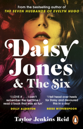 Daisy Jones and The Six wer. angielska